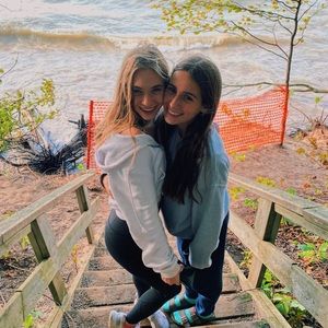 Meet your Posher, Izzy